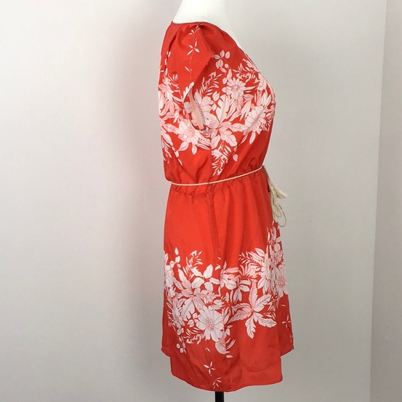 Forever21 💕2/$30💕 Dress - Picture 3 of 4